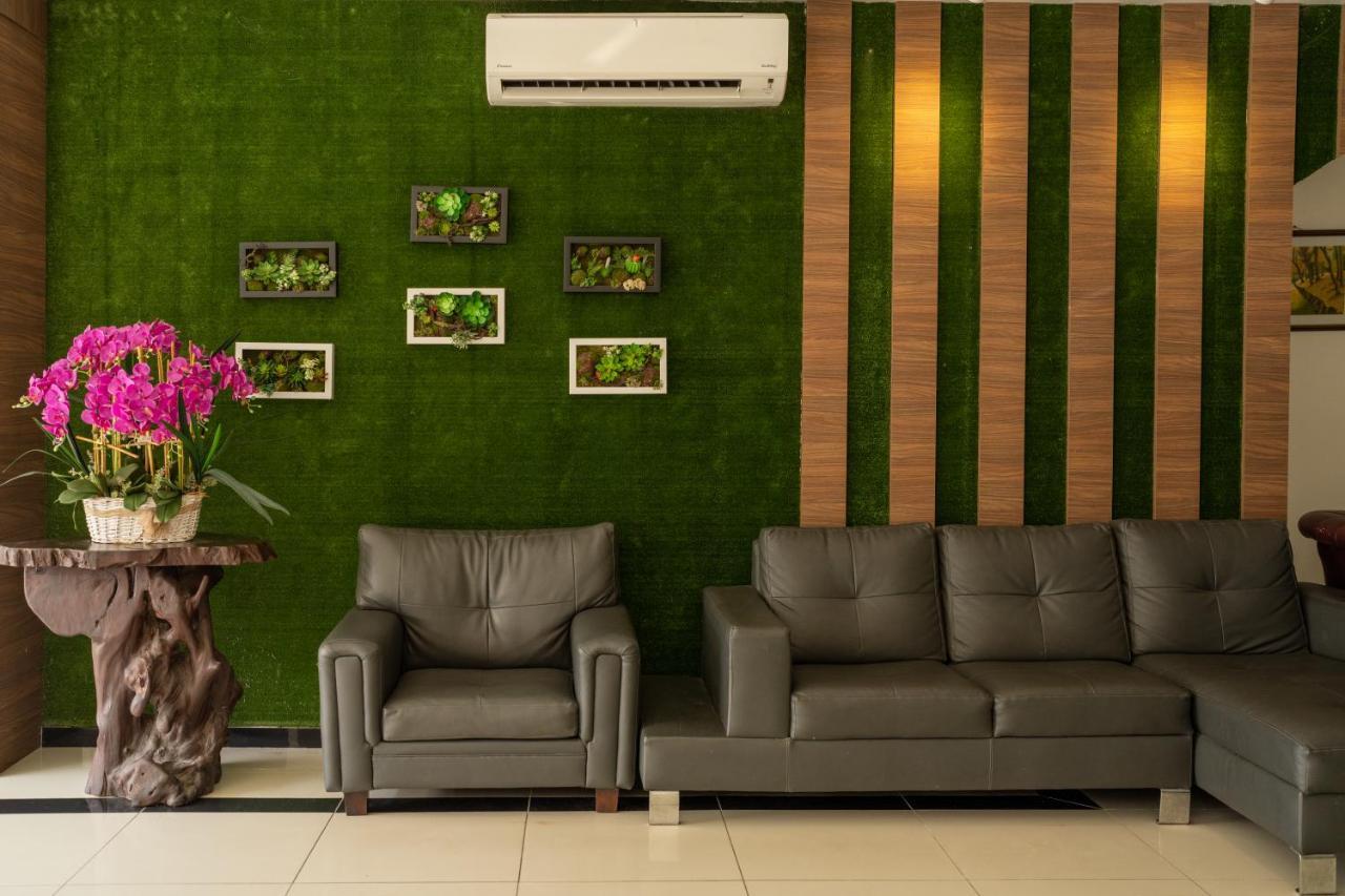Mary J Hotel Family 10 Pax Room Kota Bharu Buitenkant foto