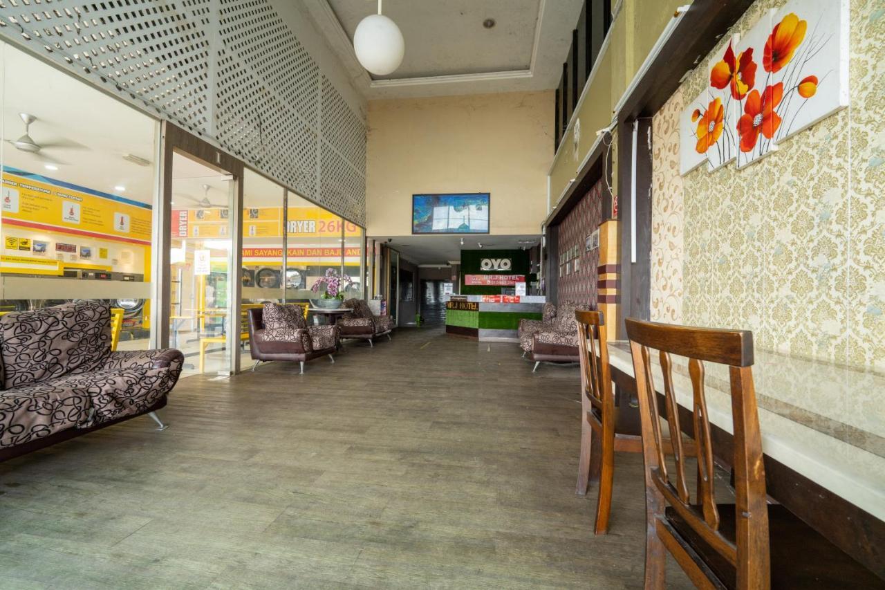 Mary J Hotel Family 10 Pax Room Kota Bharu Buitenkant foto